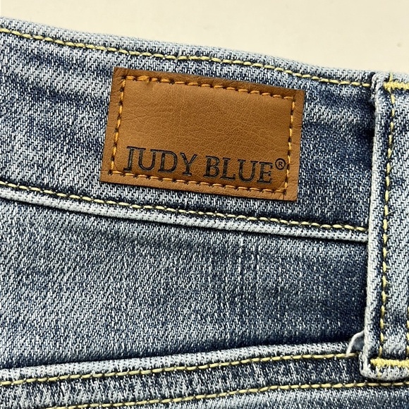 Judy Blue Light Blue Boyfriend Jeans - Picture 12 of 16